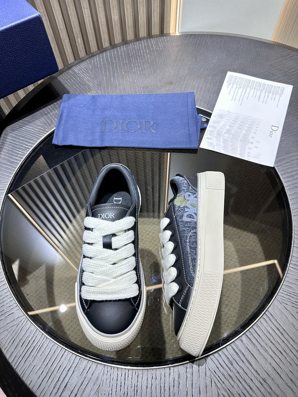 DR B33 SNEAKER