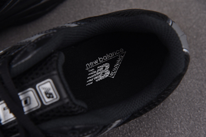 New Balance 740 Black Silver Metallic U740BM2