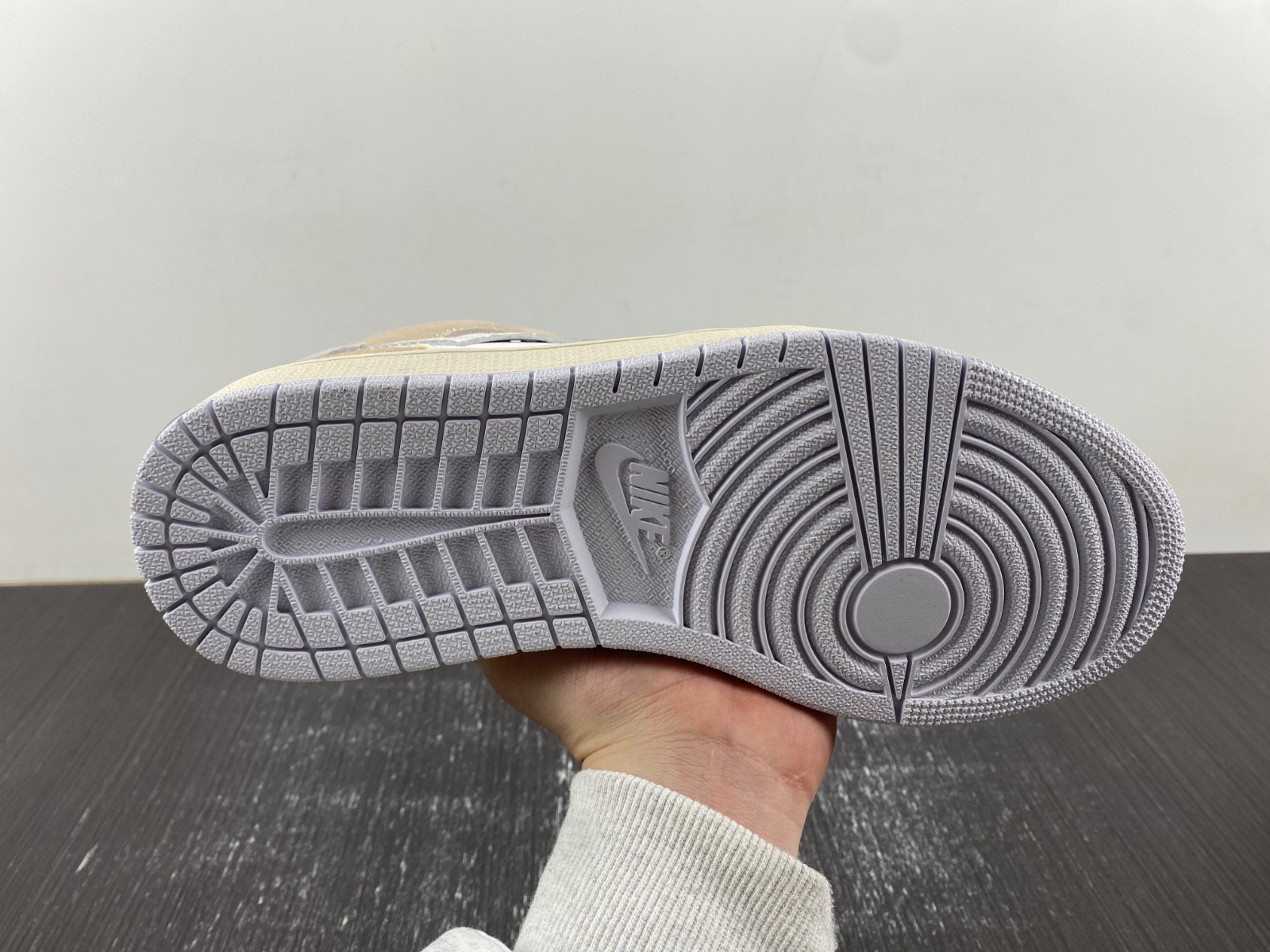 JORDAN Air 1 Mid SE Craft DM9652-120