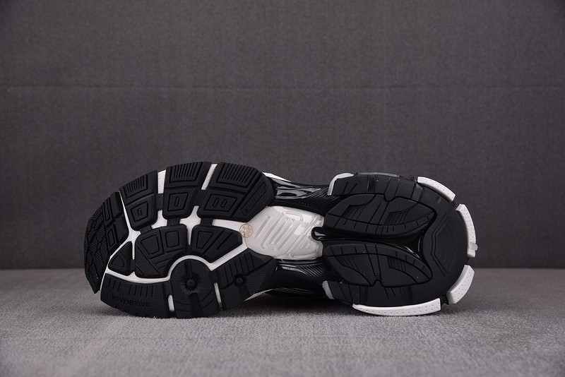 Ba*len*cia*ga runner 772774-w3rny-0120 (it’s not the same as the previous one!)