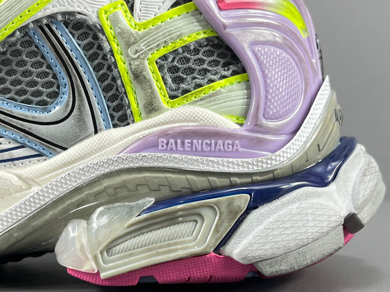 Ba*len*cia*ga runner 772767 w3rny 0361 (it’s not the same as the previous one!)