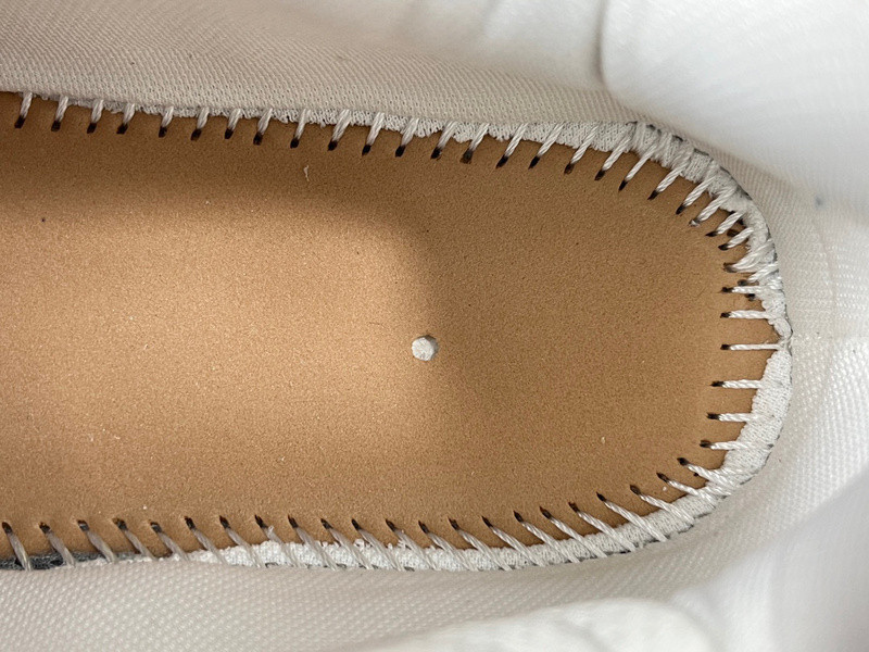 Ba*len*cia*ga runner 772767 w3rny 0361 (it’s not the same as the previous one!)