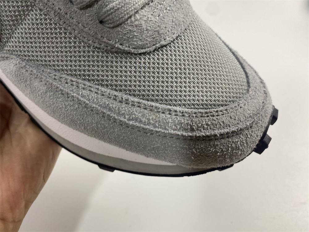 FRAGMENT X SACAI X NIKE LDV WAFFLE “GREY / WHITE” DH2684-001