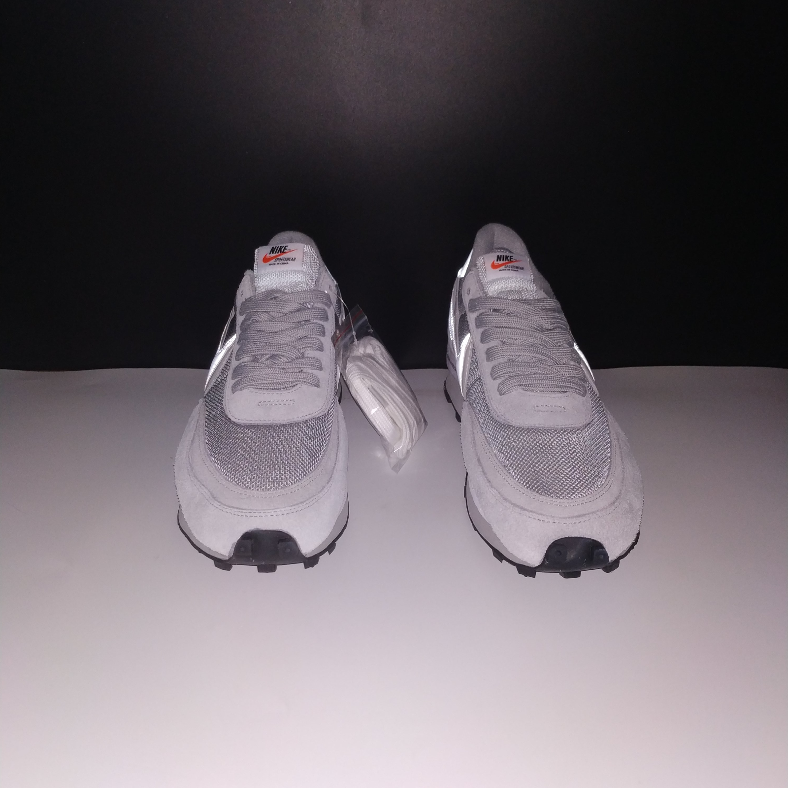 FRAGMENT X SACAI X NIKE LDV WAFFLE “GREY / WHITE” DH2684-001