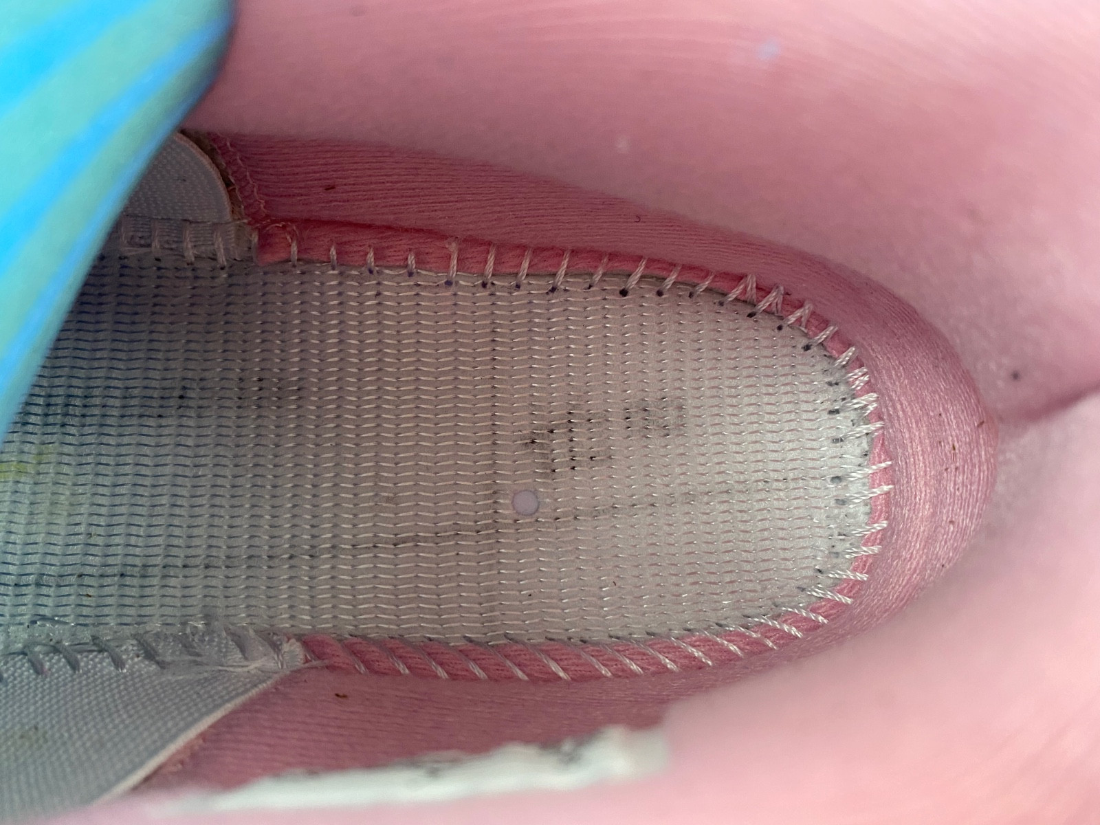 JORDAN 4 RETRO X OW PINK