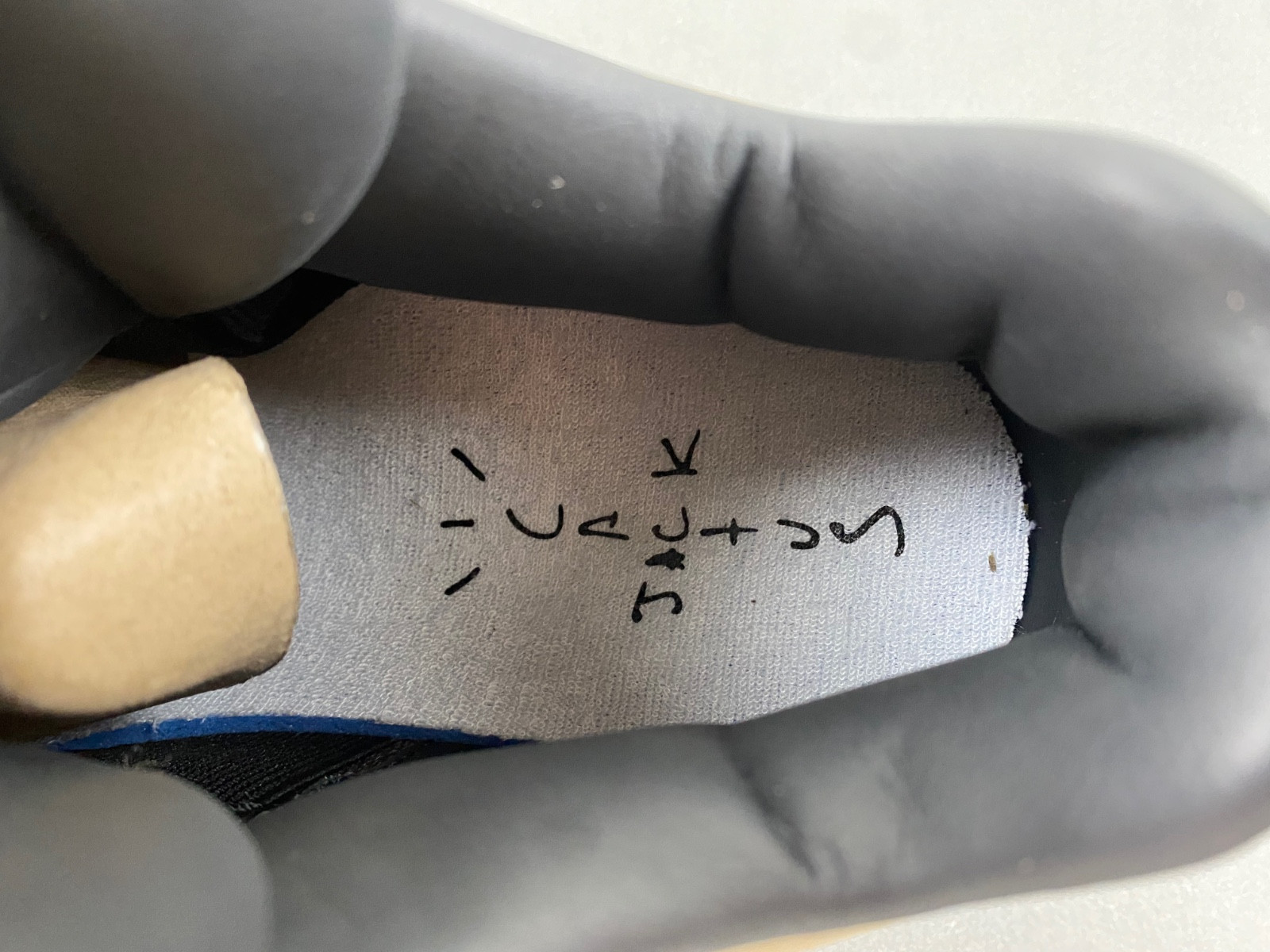 Travis Scott x Air Jordan 4 “Dark Mocha” AJ4-882335